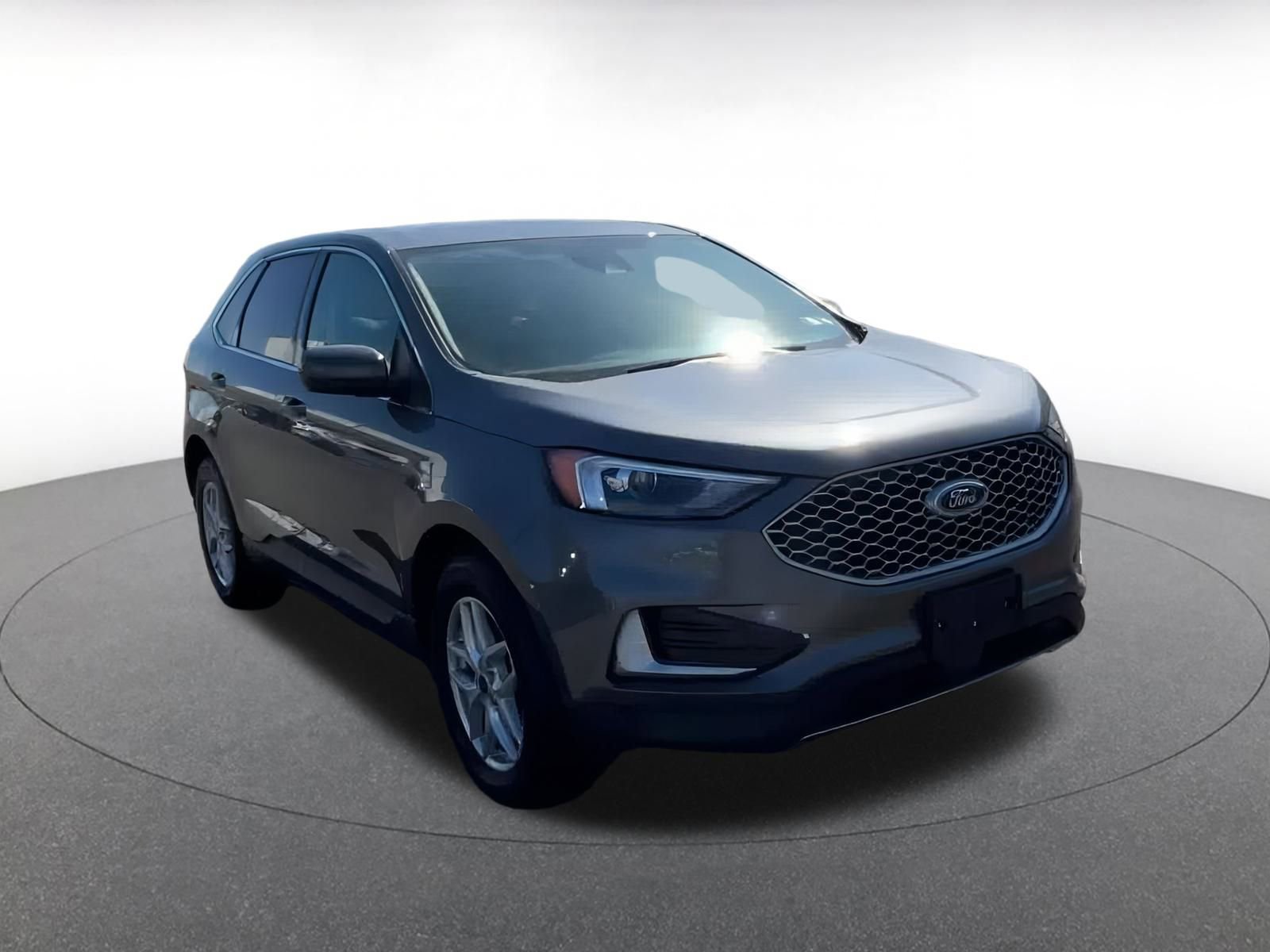 Used 2024 Ford Edge SEL image 3