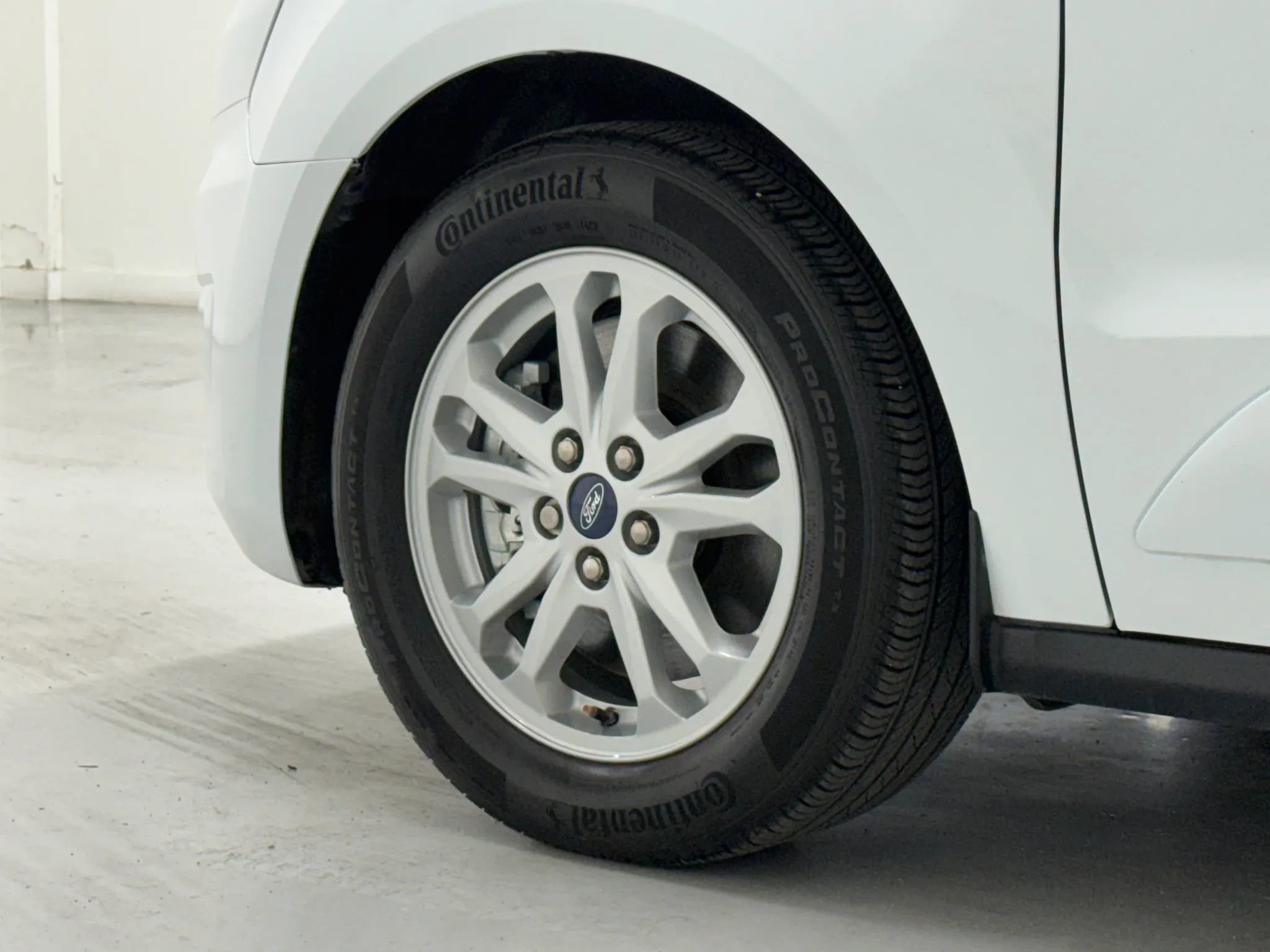 Used 2023 Ford Transit Connect XLT image 40