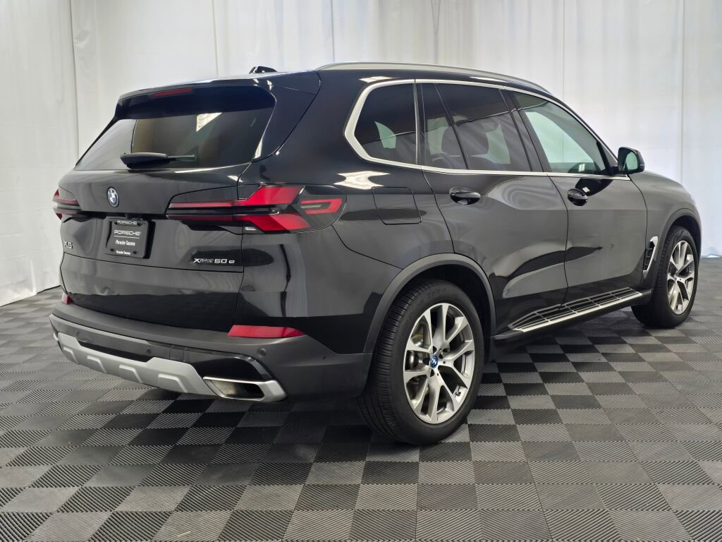 Used 2025 BMW X5 xDrive50e image 5