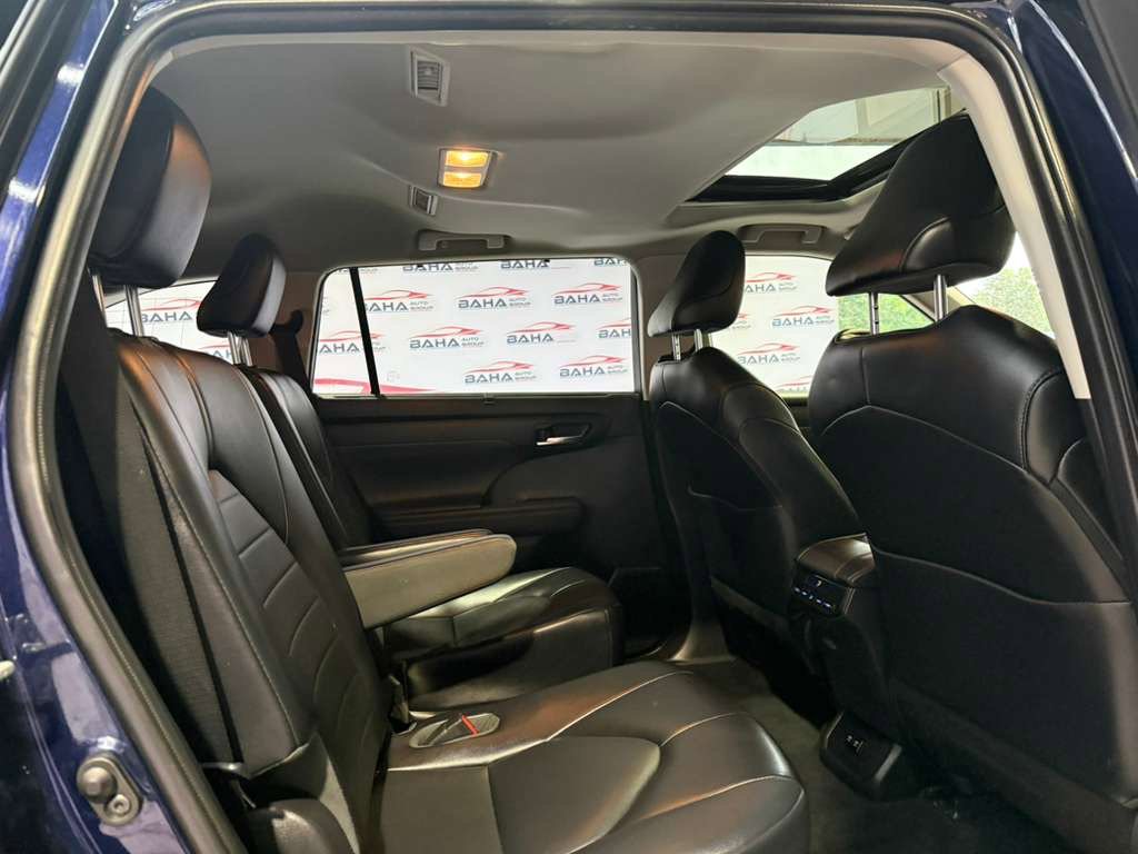 Used 2021 Toyota Highlander XLE AWD/4WD image 53