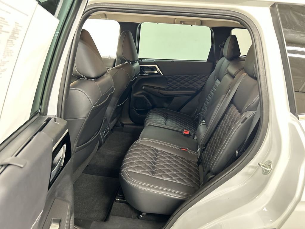 Used 2023 Mitsubishi Outlander SEL image 20