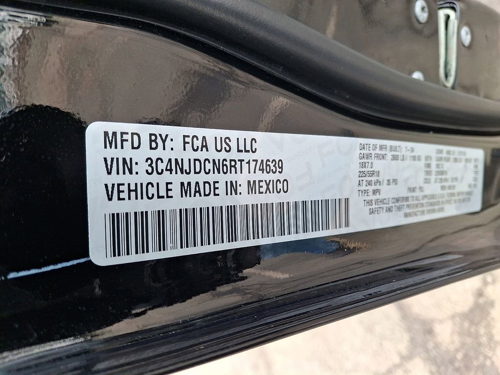 Used 2024 Jeep Compass Limited image 28