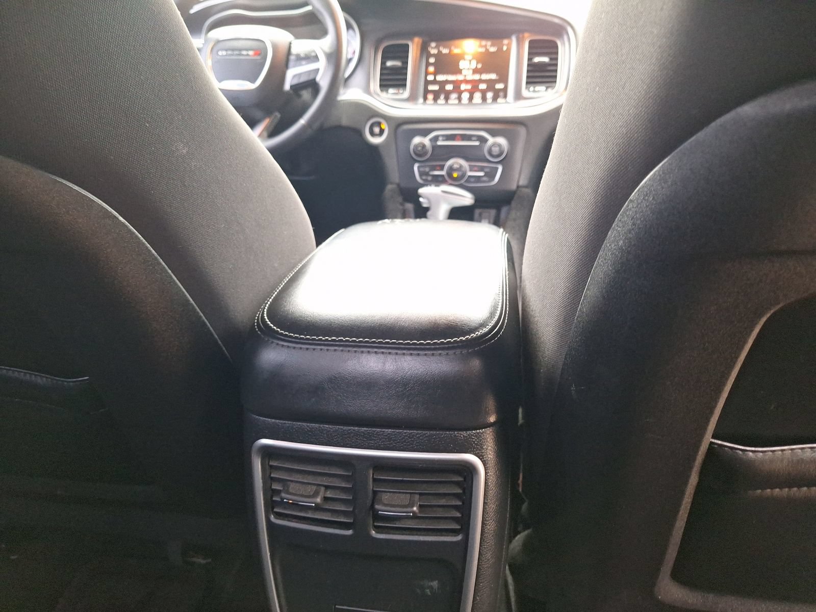 Used 2015 Dodge Charger SXT RWD image 27