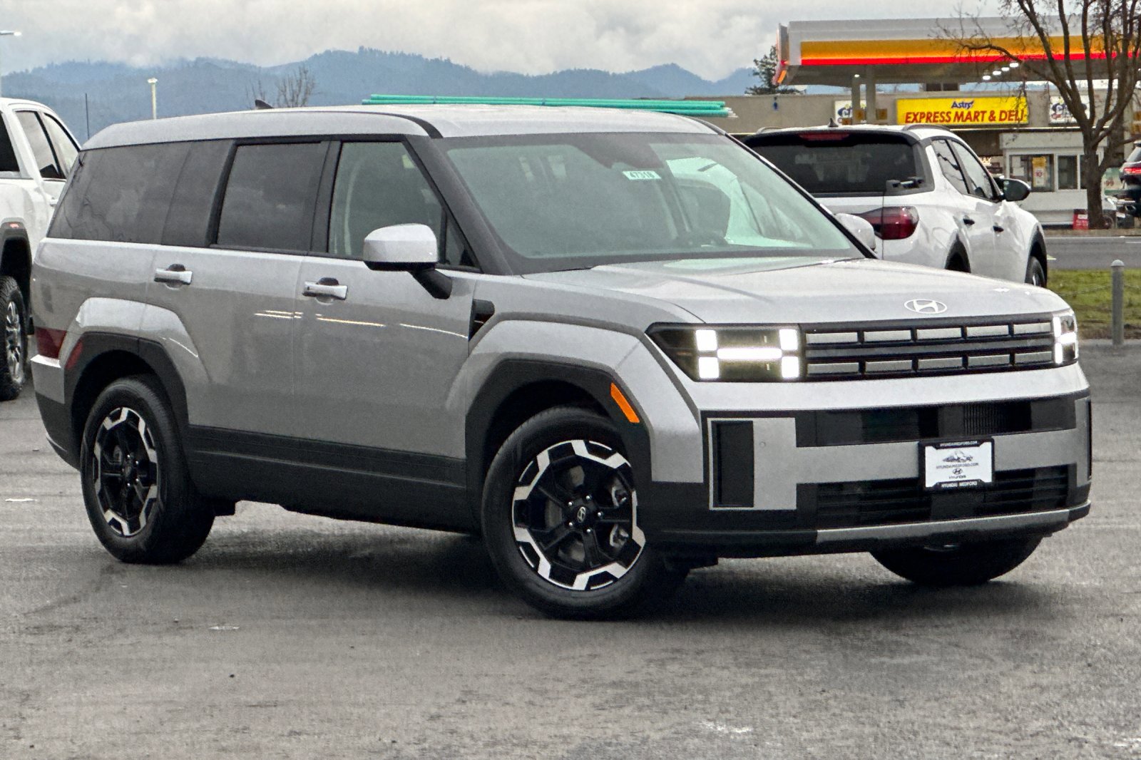 New 2026 Hyundai Santa Fe SE image 2