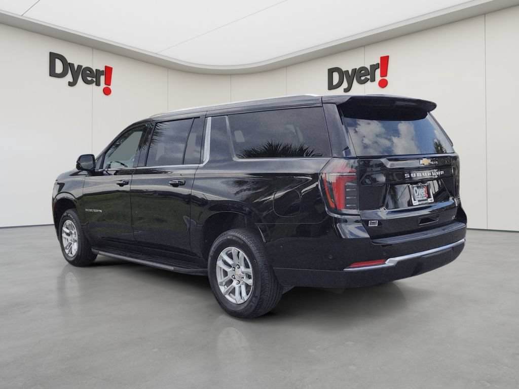 Used 2025 Chevrolet Suburban LT RWD image 5