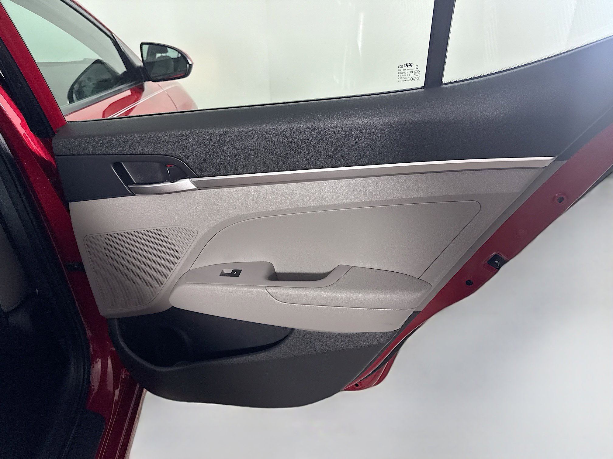 Used 2020 Hyundai Elantra SE image 27