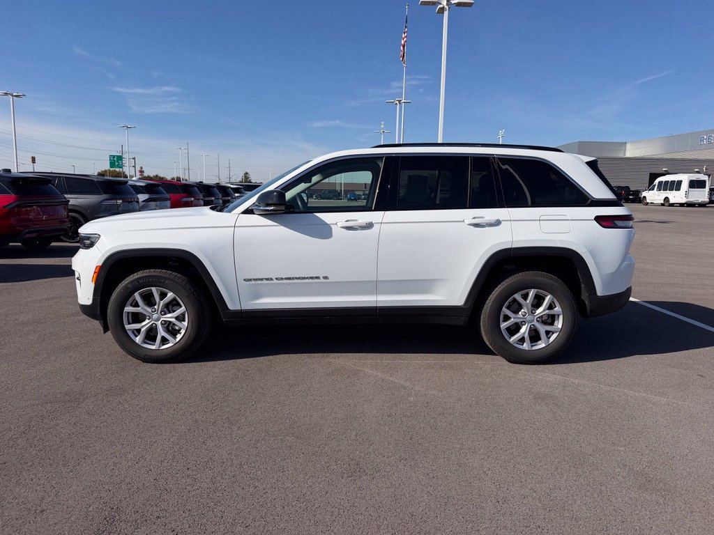 Used 2022 Jeep Grand Cherokee Limited w/ Luxury Tech Group II AWD/4WD image 9
