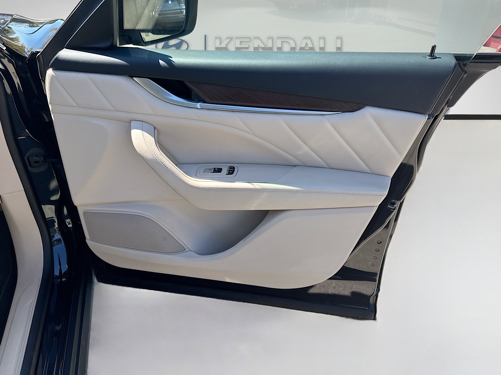 Used 2022 Maserati Levante GT image 32