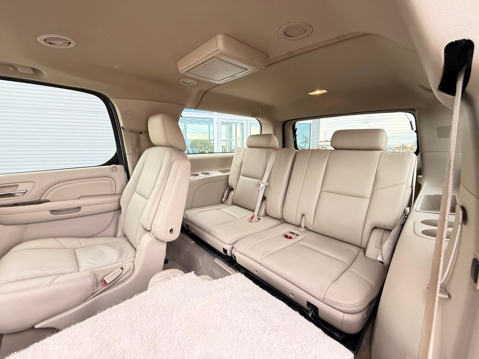 Used 2012 Cadillac Escalade ESV Luxury image 19