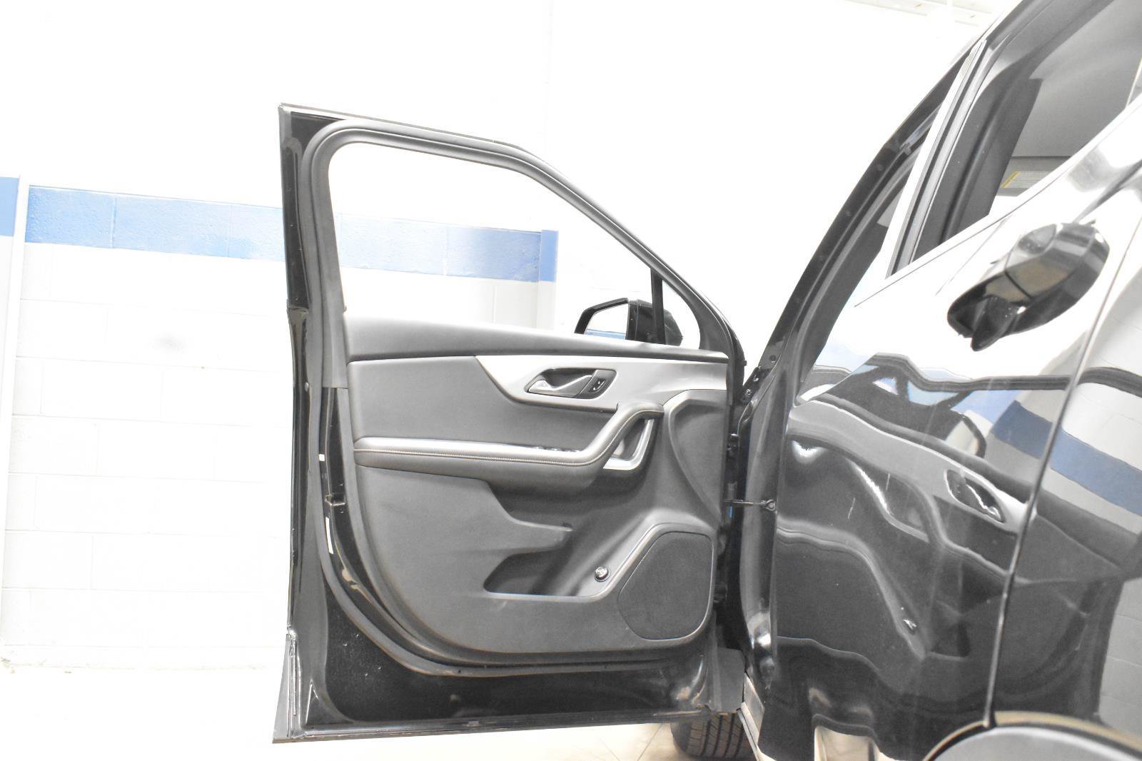 Used 2020 Chevrolet Blazer LT FWD image 11