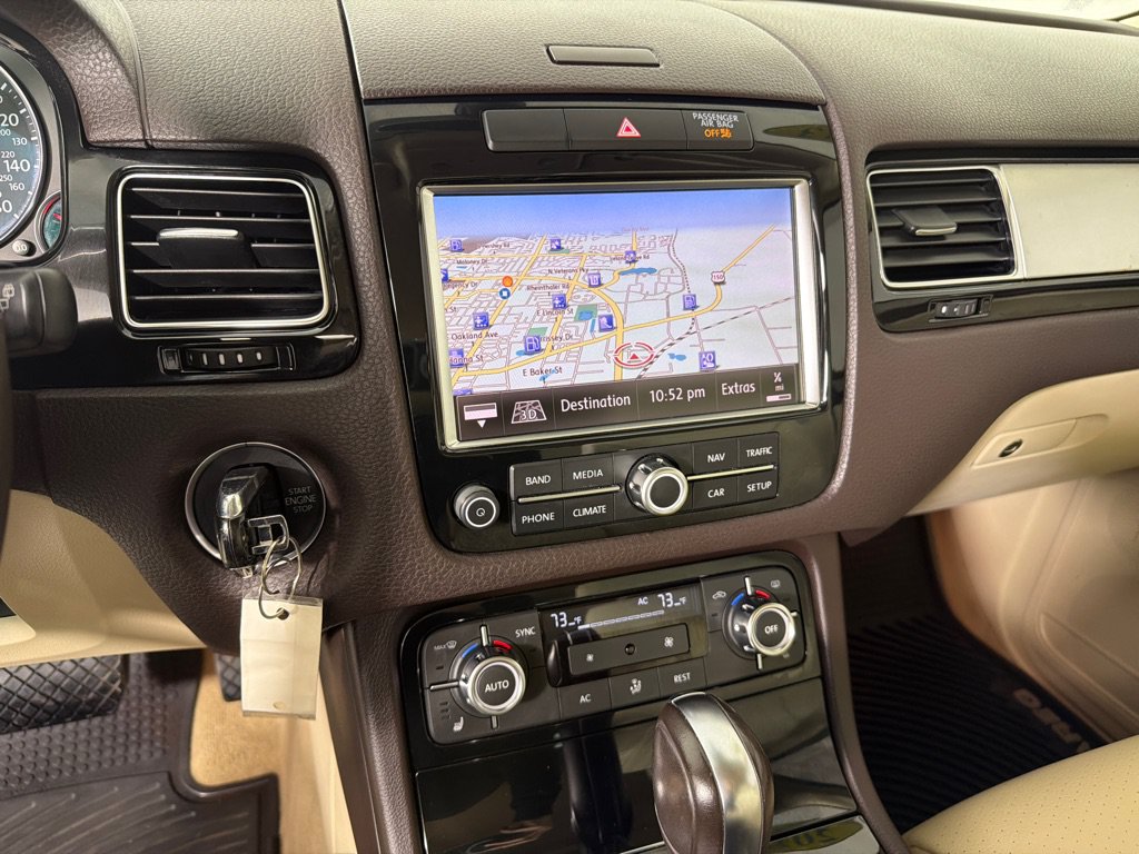 Used 2013 Volkswagen Touareg VR6 AWD/4WD image 16
