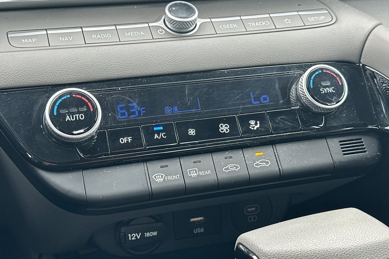 Certified 2024 Hyundai Elantra Blue FWD image 20