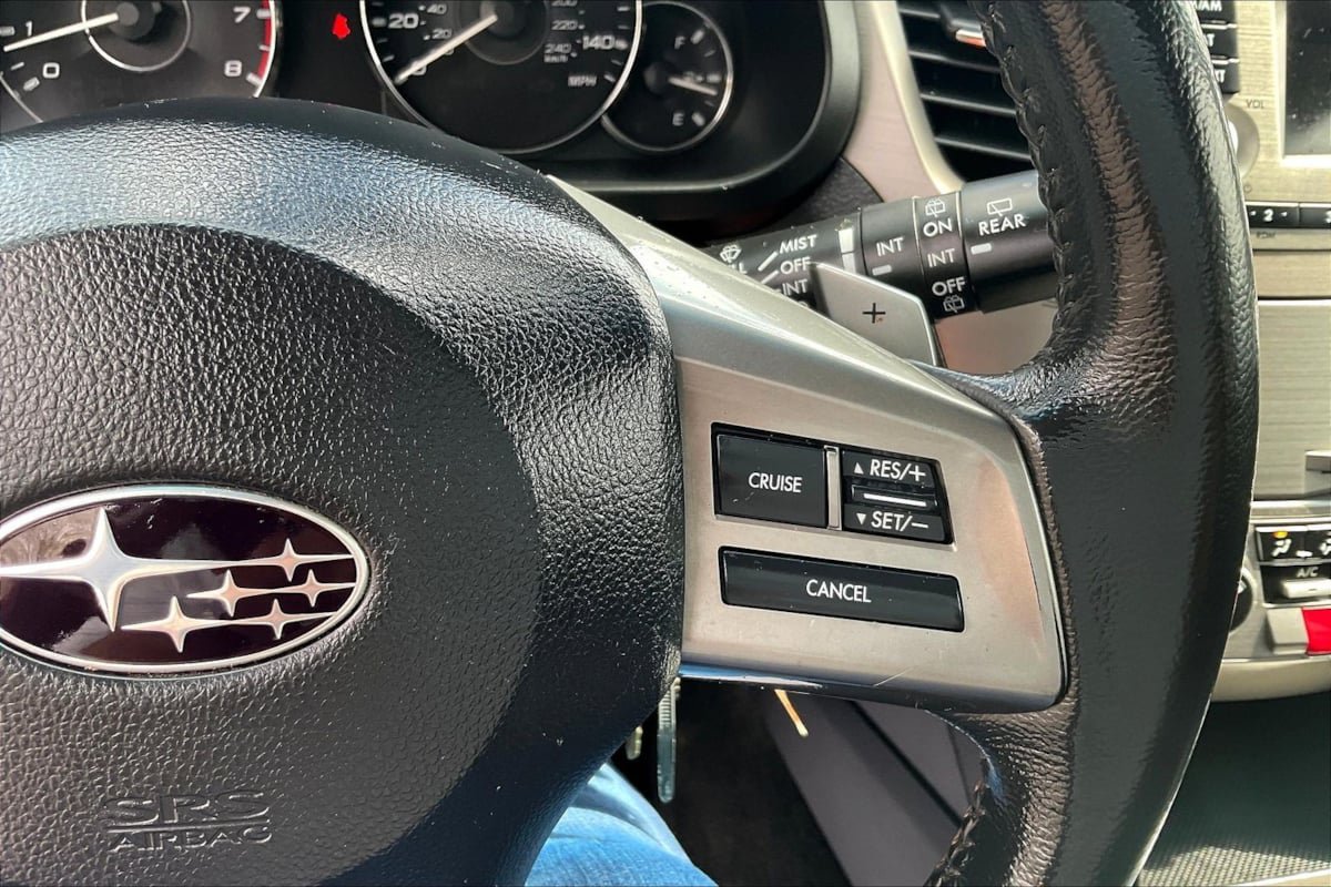 Used 2012 Subaru Outback 2.5i Premium AWD/4WD image 12