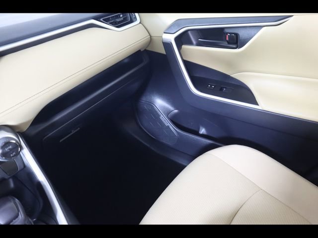 Used 2023 Toyota RAV4 LE image 20