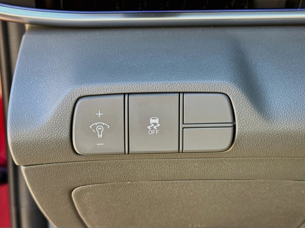 Used 2024 Hyundai Elantra SEL FWD image 17