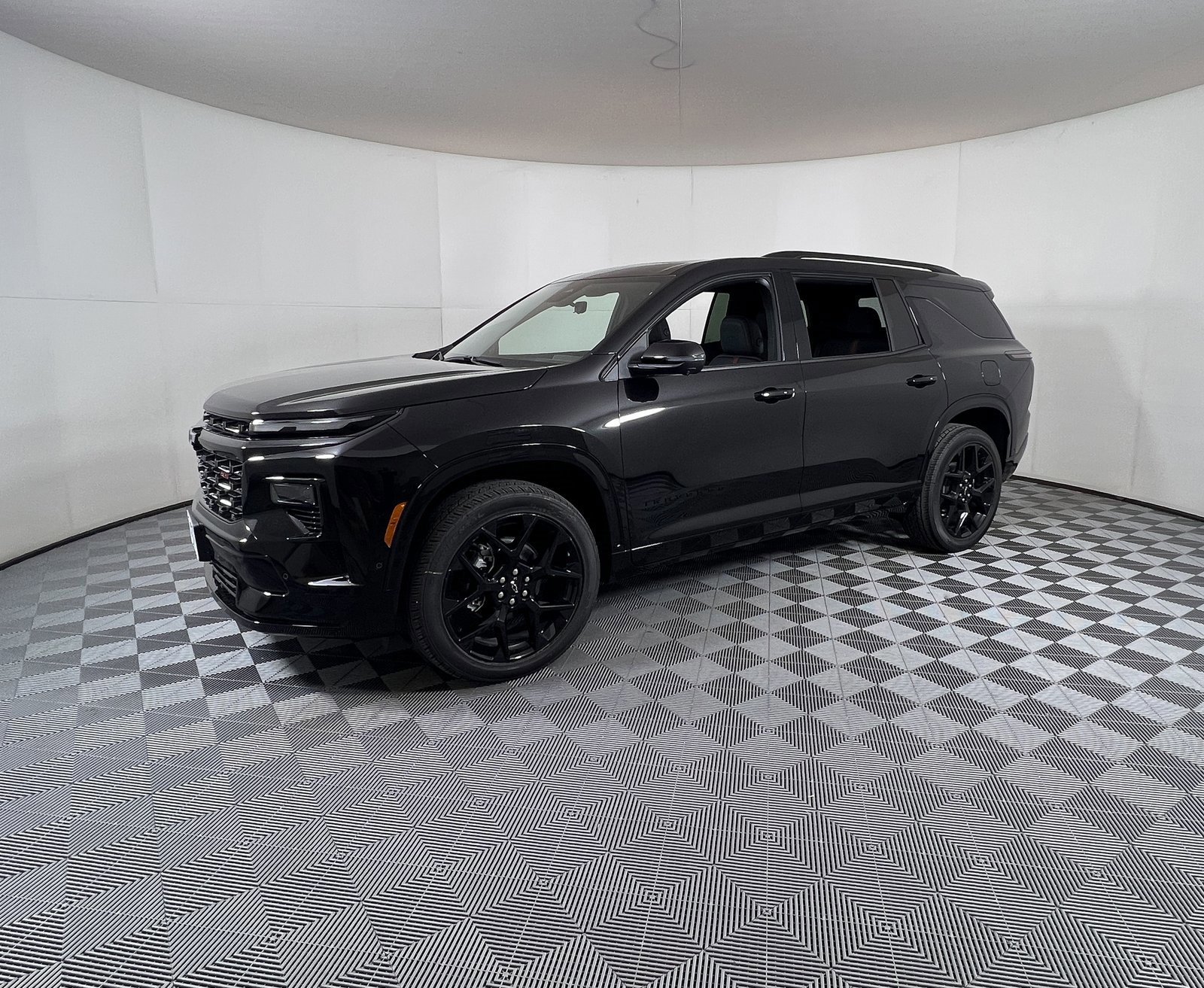 New 2026 Chevrolet Traverse RS w/ LPO, Floor Liner Package image 2