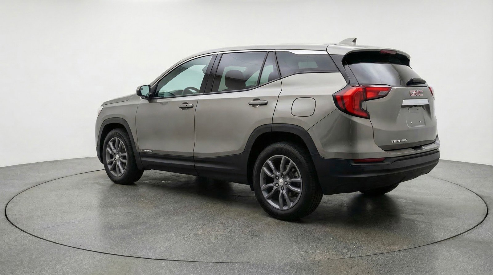 Used 2024 GMC Terrain SLT AWD/4WD image 6
