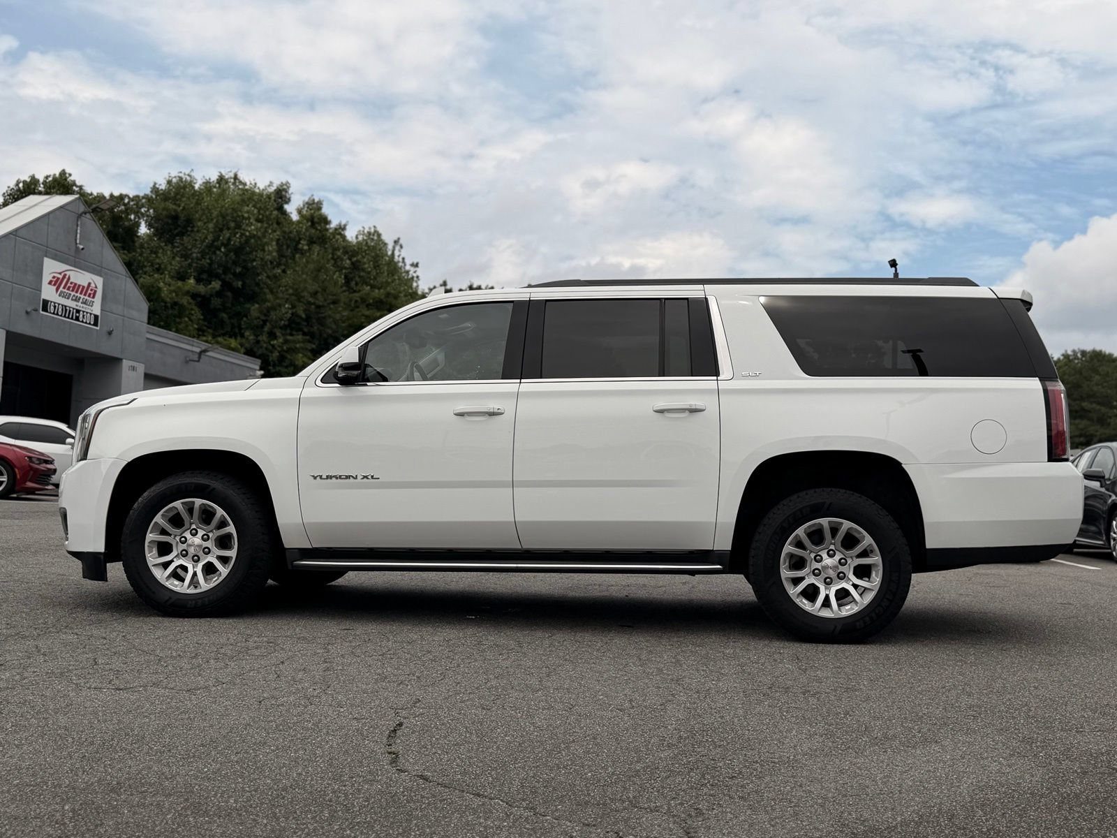 Used 2017 GMC Yukon XL SLT AWD/4WD image 2