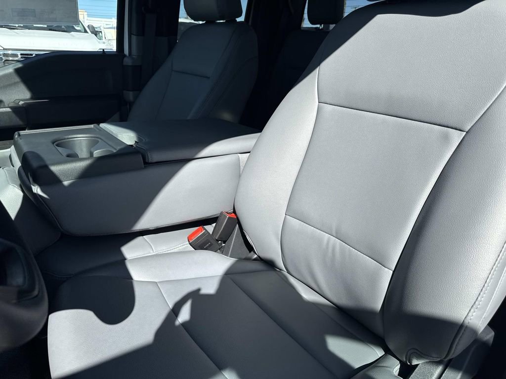 New 2026 Ford F350 XL w/ XL Chrome Package image 21