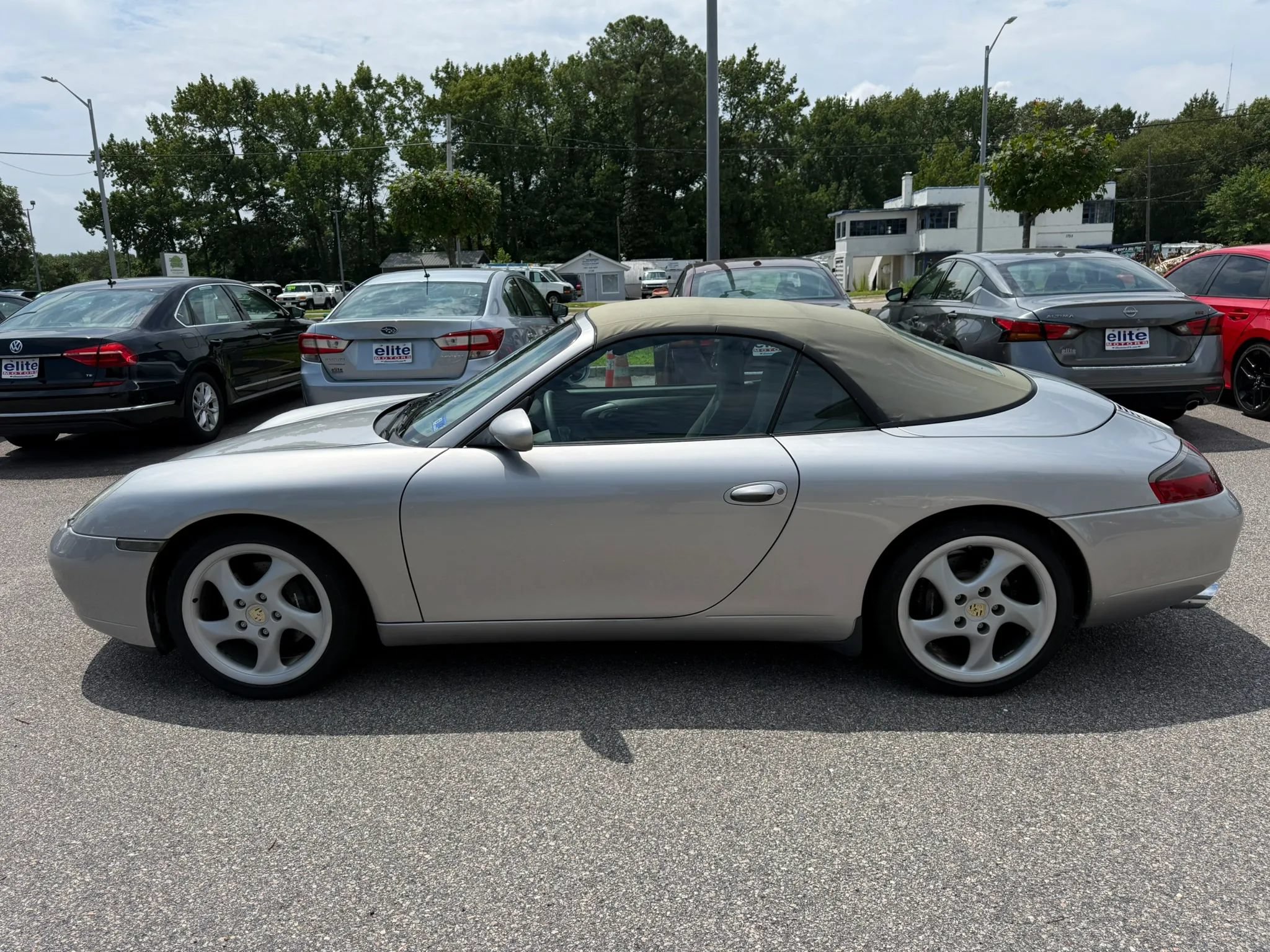Used 1999 Porsche 911 Cabriolet image 4