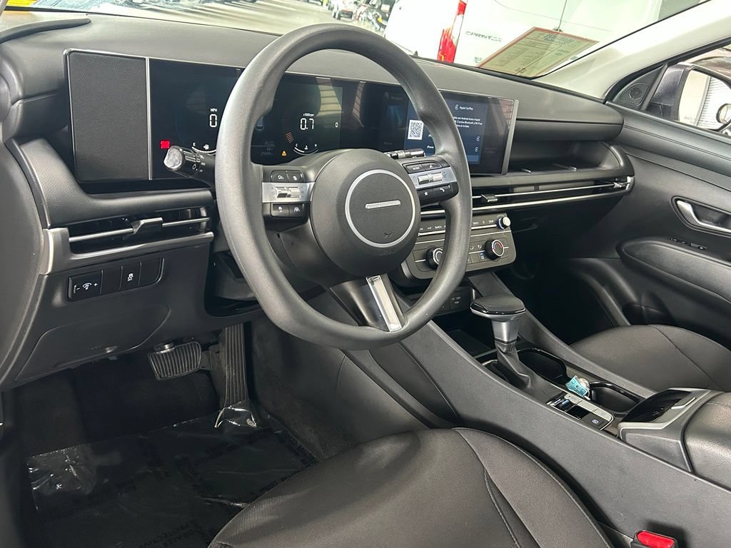 Used 2025 Hyundai Tucson SE FWD image 11