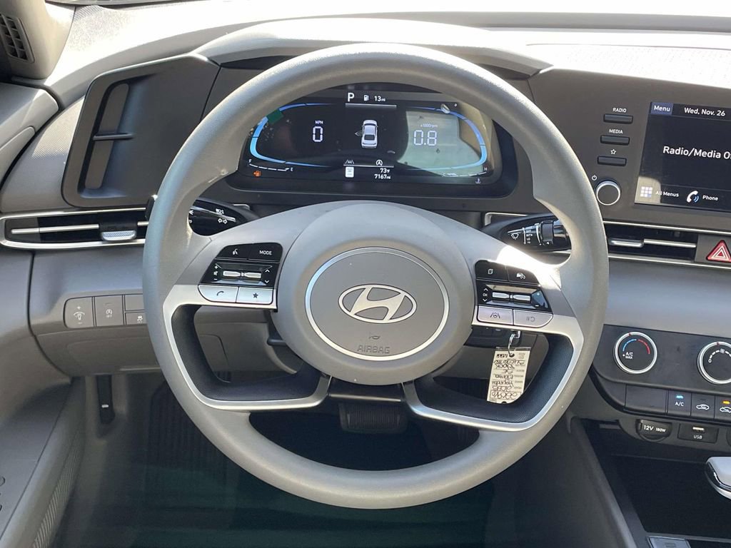 New 2025 Hyundai Elantra SE FWD image 12