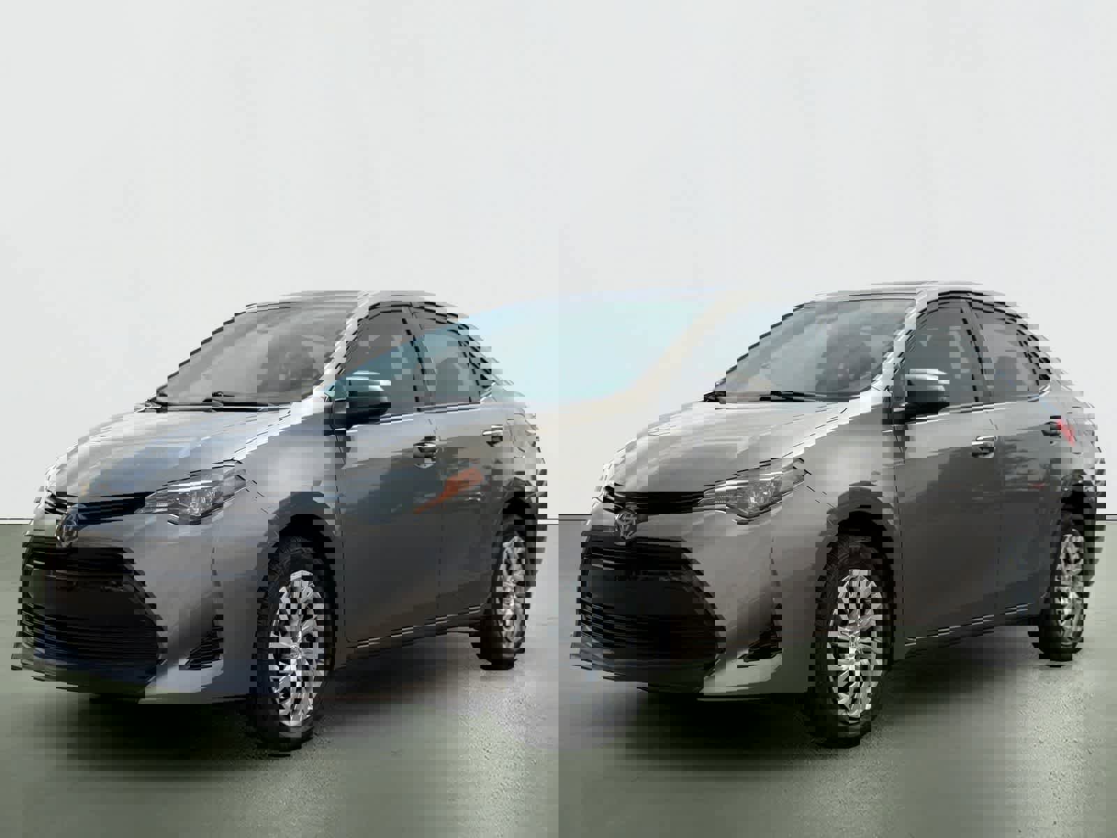 Used 2019 Toyota Corolla LE w/ Carpet Mat Package (TMS) FWD image 2