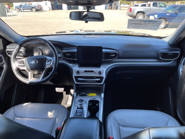 Used 2021 Ford Explorer XLT w/ Equipment Group 202A AWD/4WD image 35