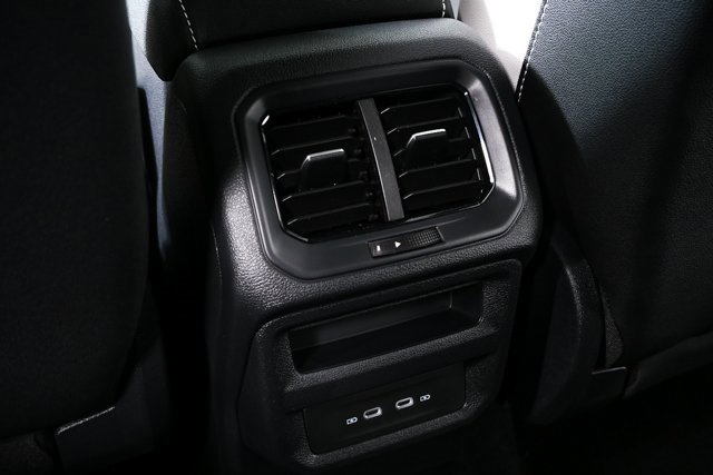 New 2026 Volkswagen Taos SE image 19