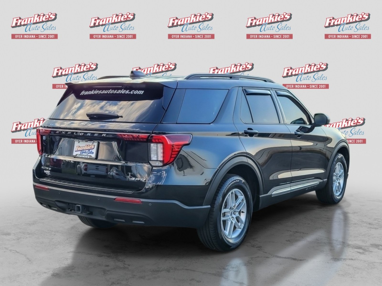 Used 2025 Ford Explorer Active AWD/4WD image 5
