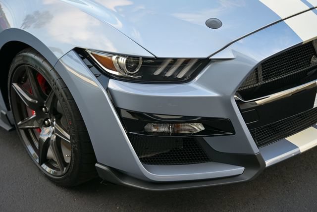 Used 2022 Ford Mustang Shelby GT500 w/ Carbon Fiber Track Pack RWD image 5