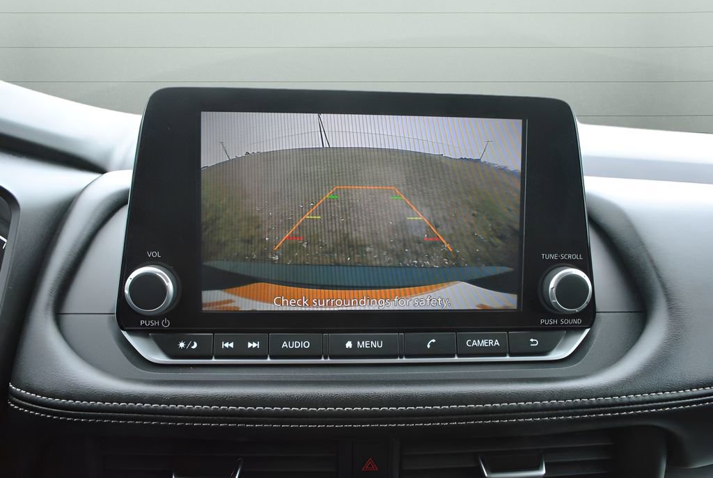 Used 2025 Nissan Rogue SV AWD/4WD image 12