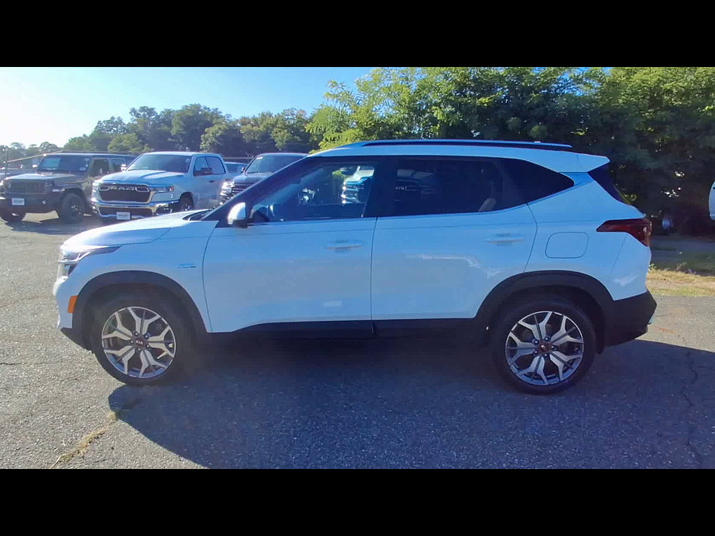 Used 2021 Kia Seltos S AWD/4WD image 5