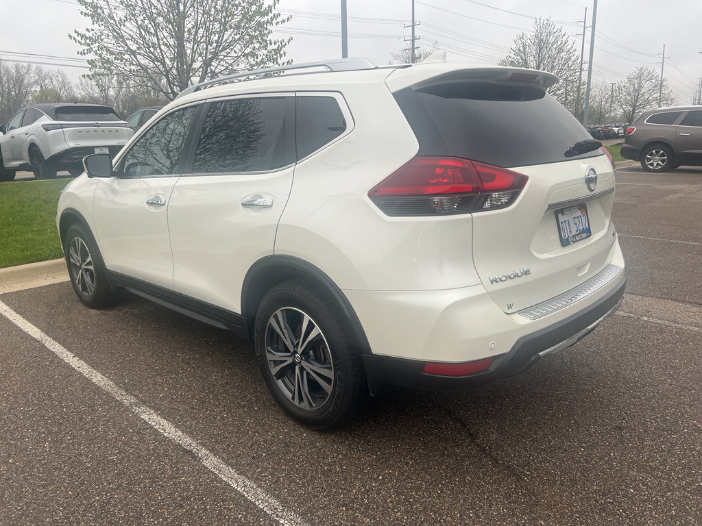 Used 2019 Nissan Rogue SV w/ Premium Package AWD/4WD image 4
