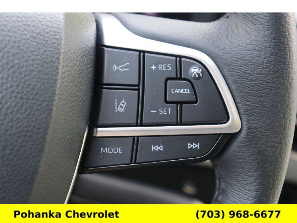 Used 2025 Toyota Sienna XLE w/ XLE Plus Package AWD/4WD image 12