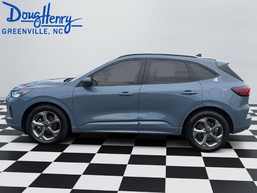 Used 2023 Ford Escape ST-Line FWD image 2
