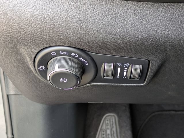 New 2026 Jeep Compass Latitude AWD/4WD image 16