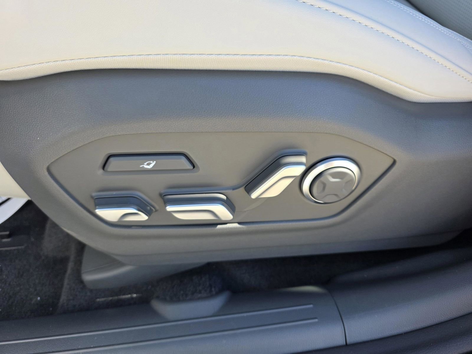 New 2026 Hyundai Santa Fe Calligraphy image 22