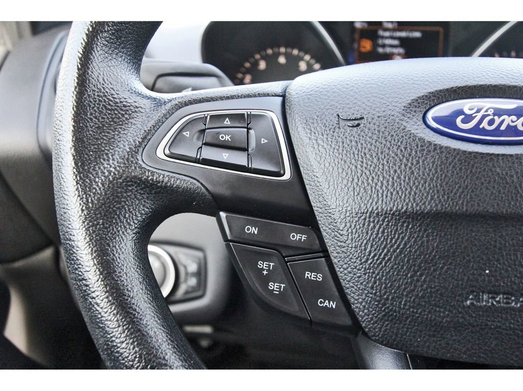 Used 2019 Ford Escape SE image 18