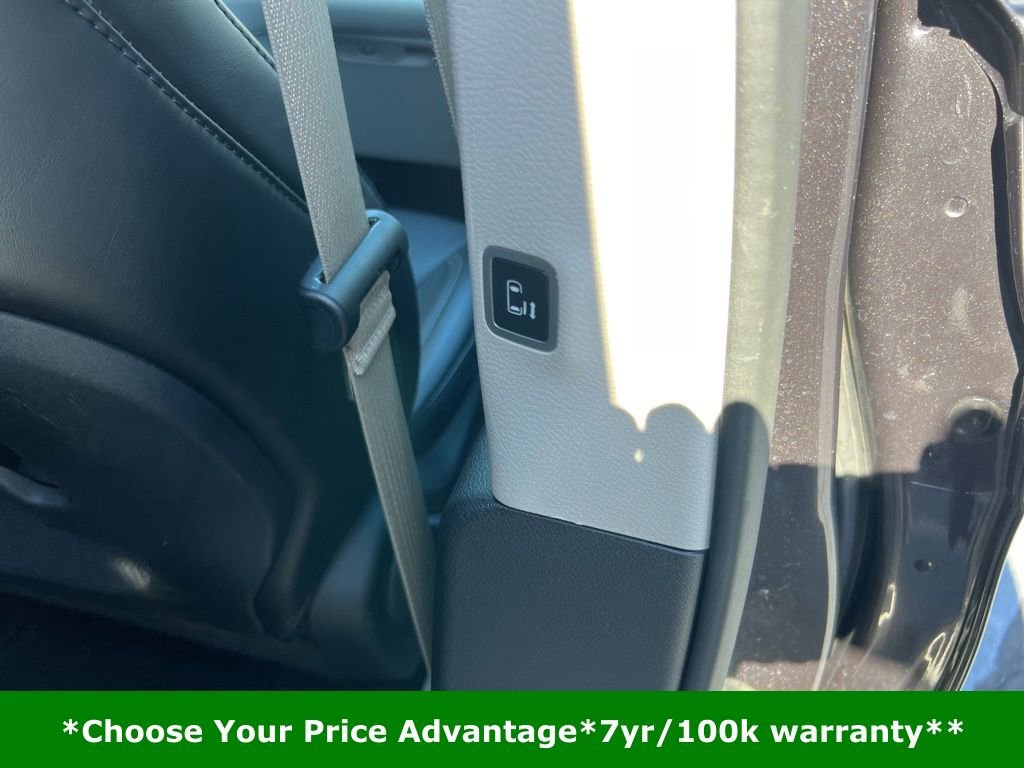 Certified 2023 Chrysler Pacifica Touring-L image 22