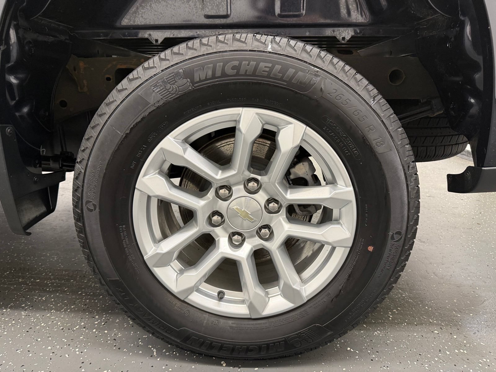 Used 2023 Chevrolet Silverado 1500 LT AWD/4WD image 19