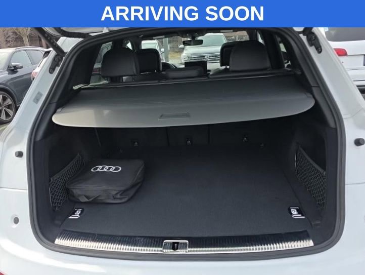 Used 2025 Audi Q5 e Premium Plus w/ Premium Plus Package AWD/4WD image 9