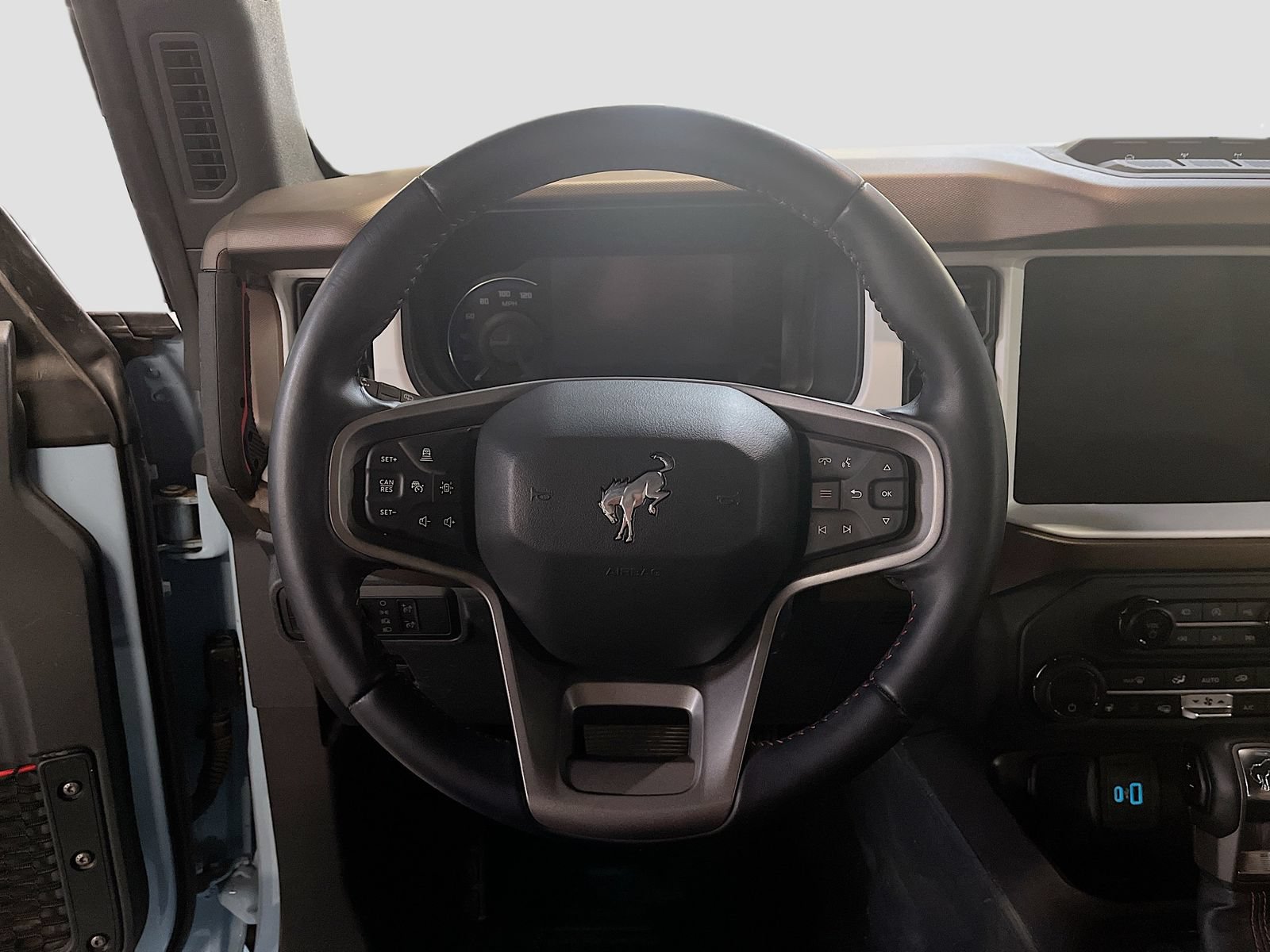 Used 2024 Ford Bronco Heritage Edition AWD/4WD image 11