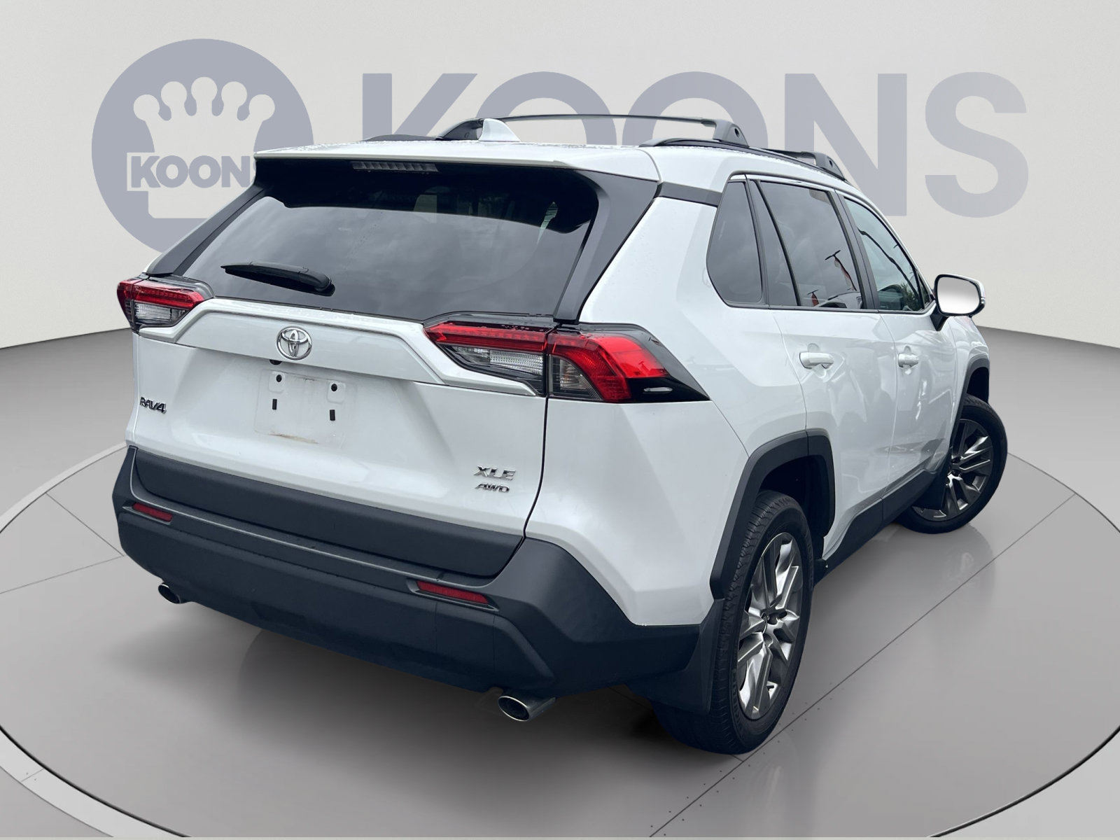 Used 2023 Toyota RAV4 XLE Premium AWD/4WD image 5
