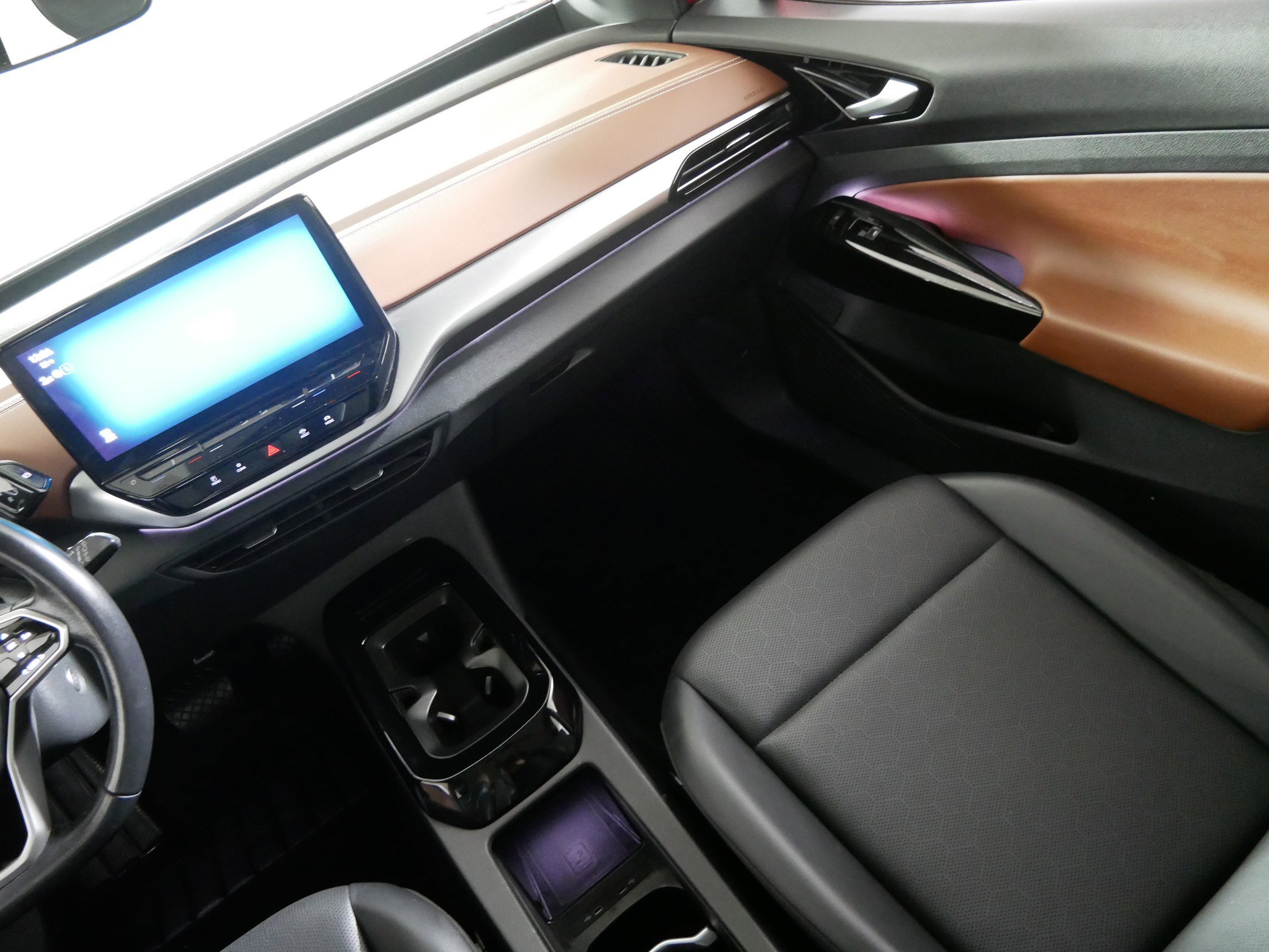 Certified 2021 Volkswagen ID.4 Pro S w/ Gradient Package image 11