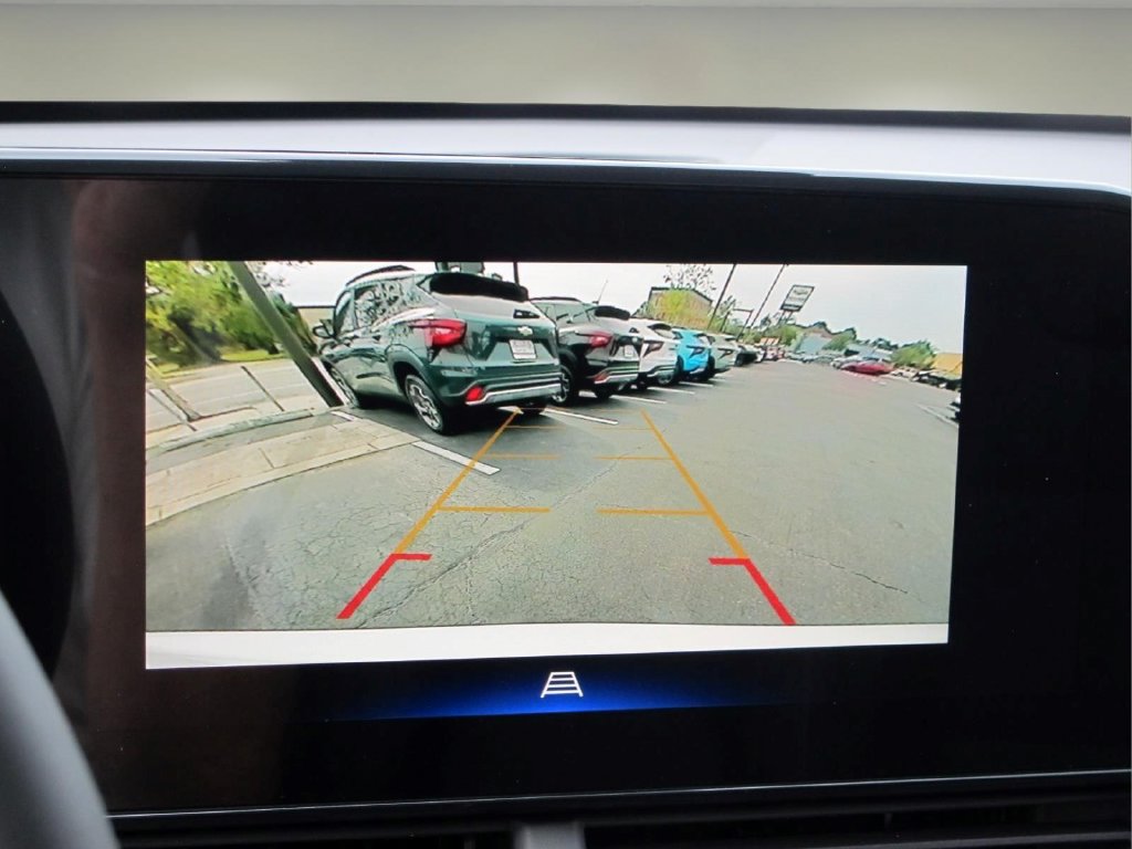 New 2026 Chevrolet Trax LT w/ Driver Confidence Package FWD image 18