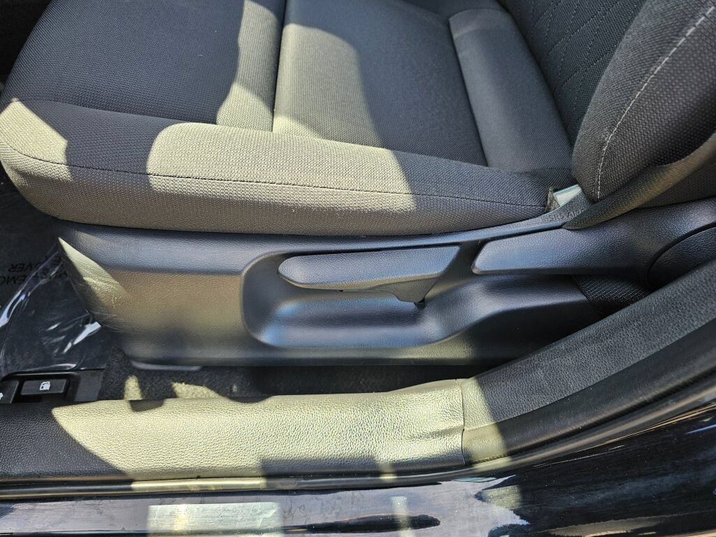 Used 2023 Toyota Corolla LE FWD image 15