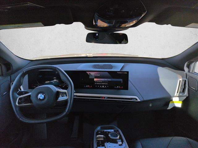 Used 2026 BMW iX xDrive60 image 18
