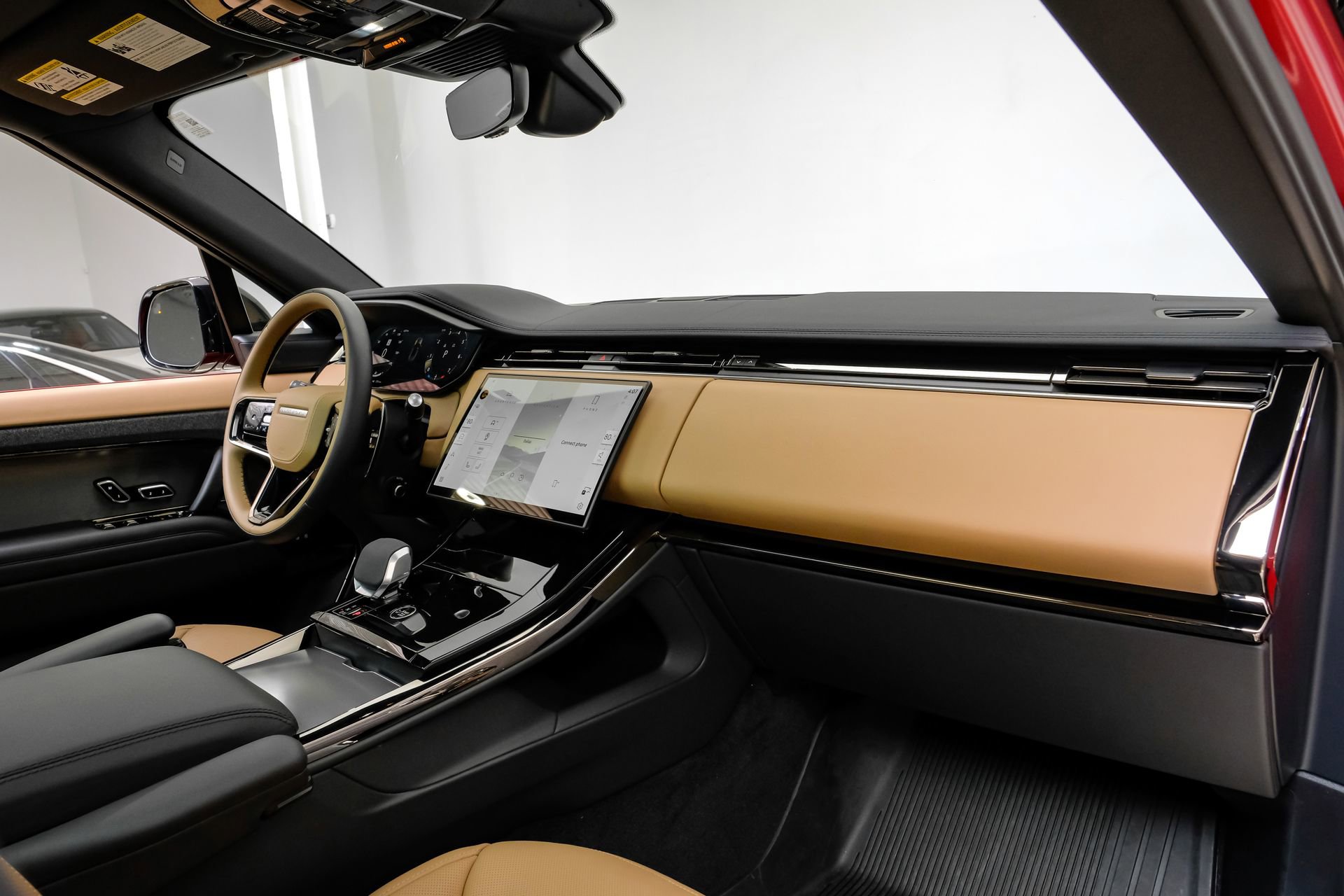 Used 2024 Land Rover Range Rover Sport Dynamic SE image 17