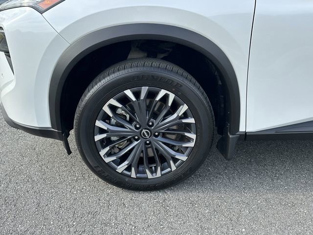 Certified 2025 Nissan Rogue SL w/ Tech Package image 12